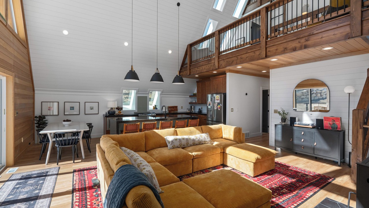 Photo of Livingroom in Mount Pleasant