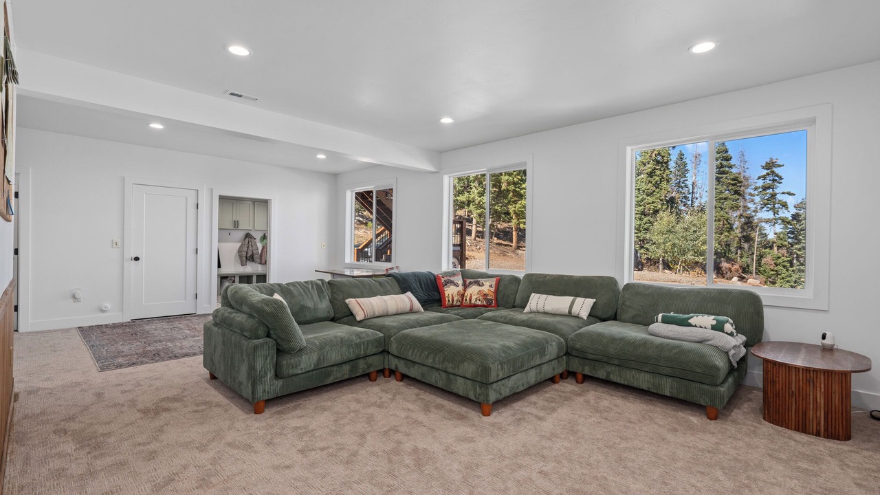 Photo of Livingroom in Mount Pleasant