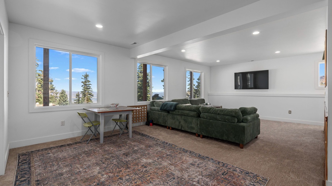Photo of Livingroom in Mount Pleasant