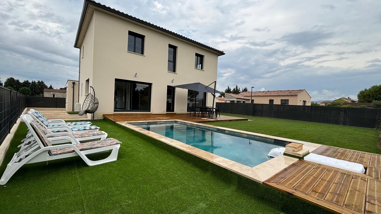 Photo of Outdoor in Violes