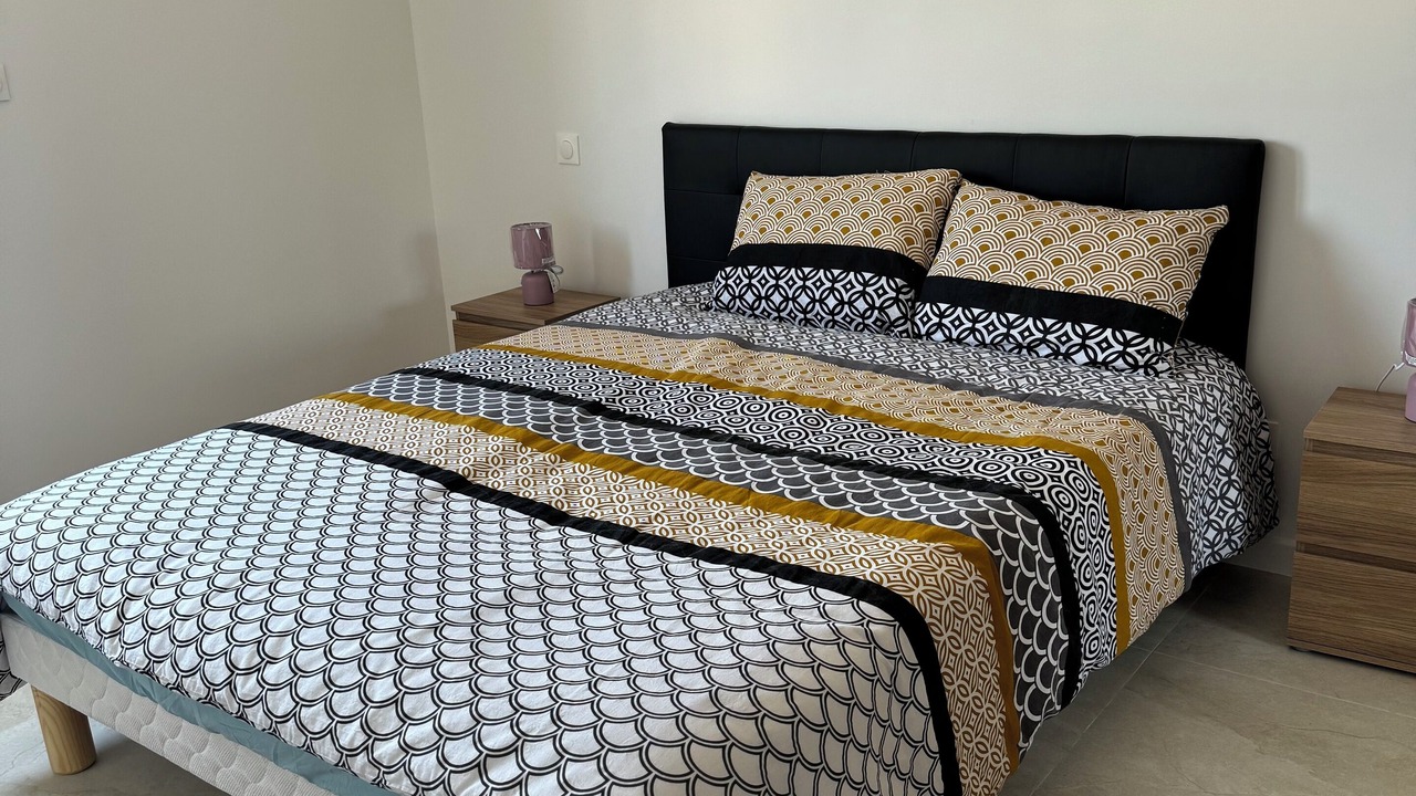 Photo of Bedroom in Violes