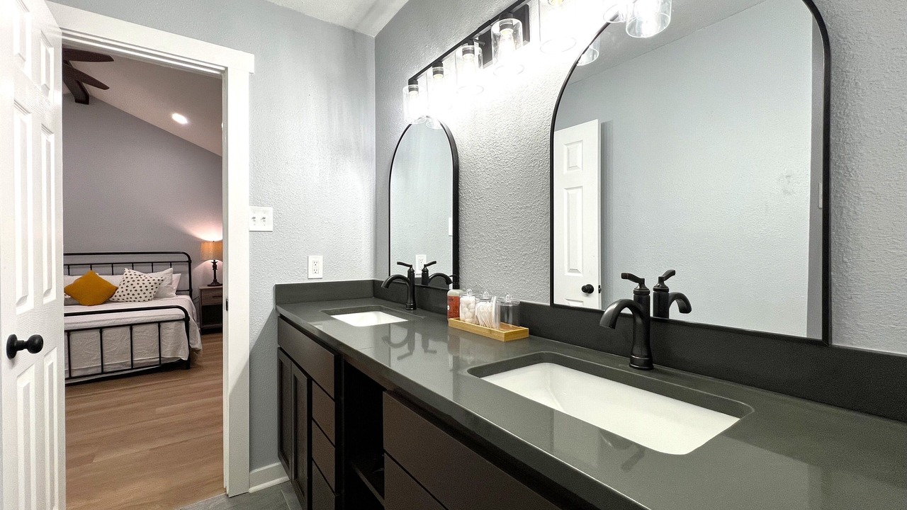 Photo of Bathroom in Hewitt