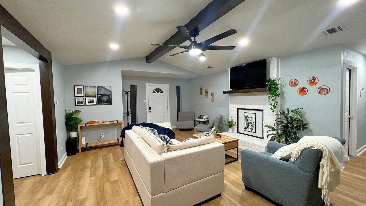 Photo of Livingroom in Hewitt