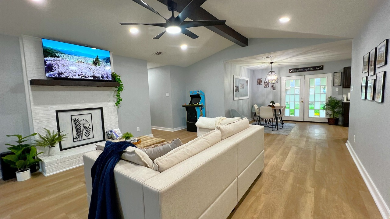 Photo of Livingroom in Hewitt
