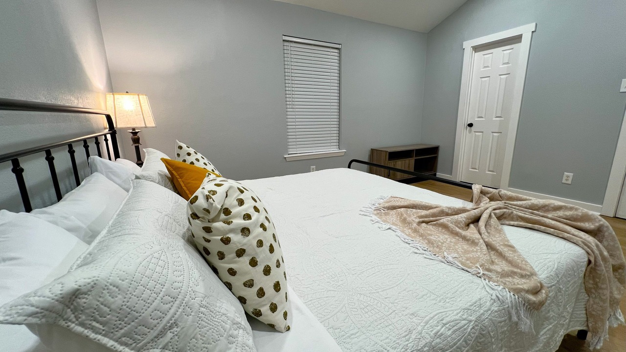 Photo of Bedroom in Hewitt