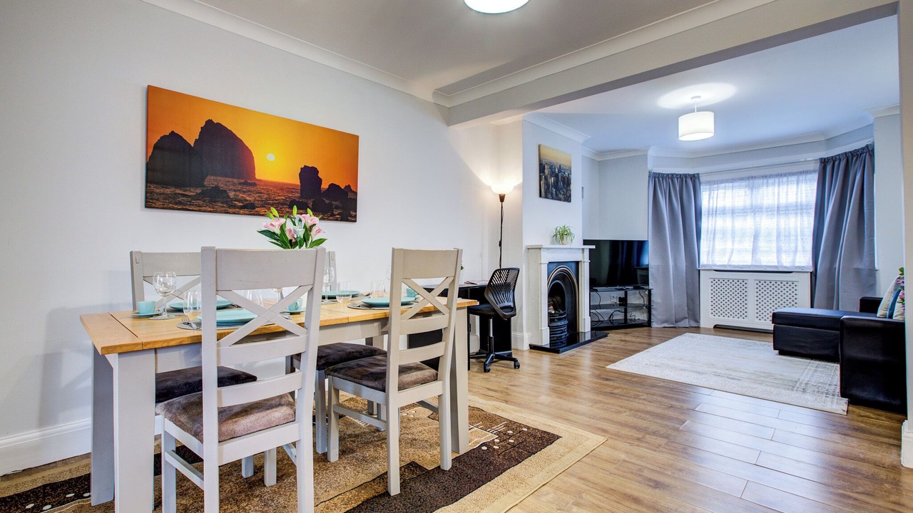 Photo of Others in Welling