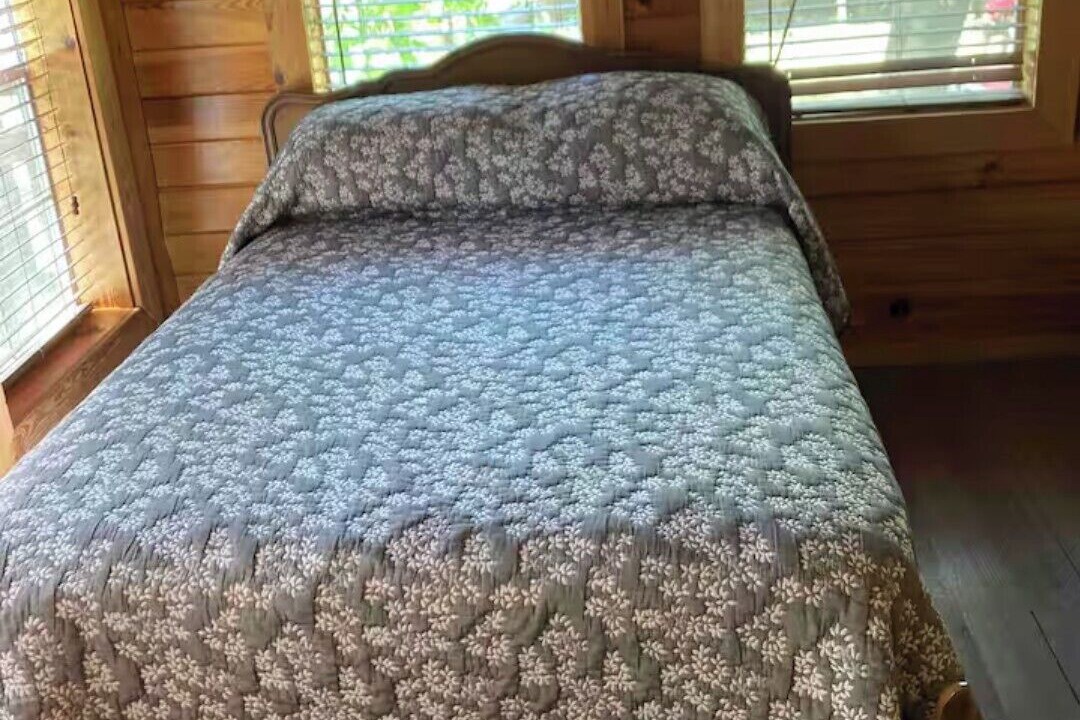 Photo of Bedroom in College City
