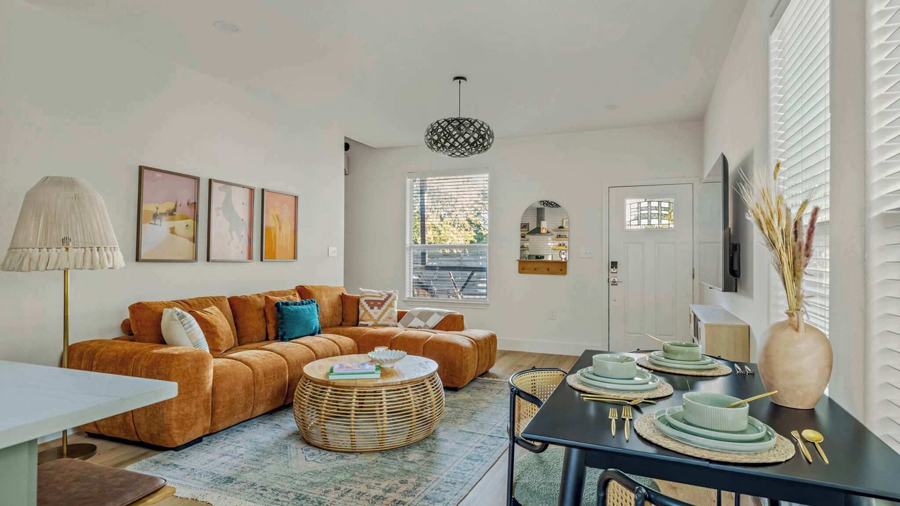 Photo of Livingroom in Chestnut