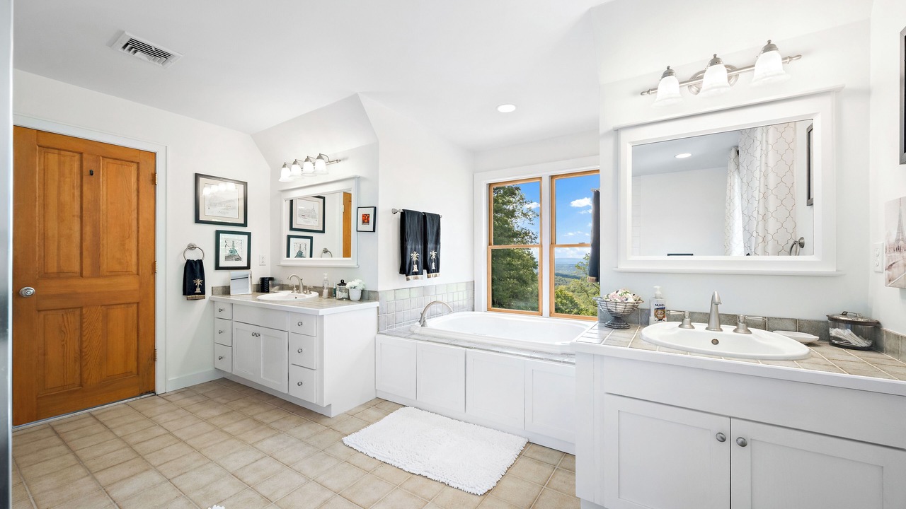 Photo of Bathroom in Warwick