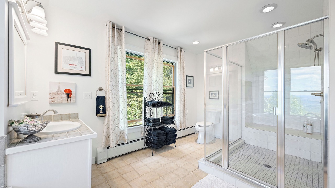 Photo of Bathroom in Warwick