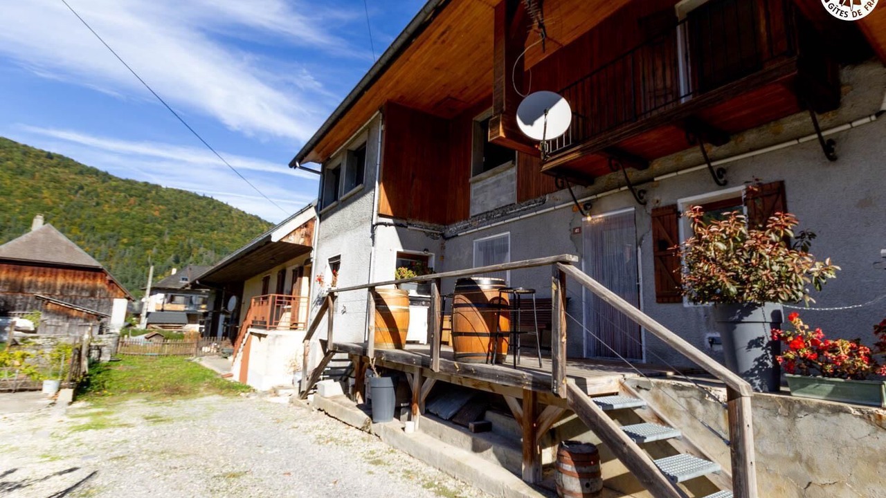 Photo of Outdoor in Ecole