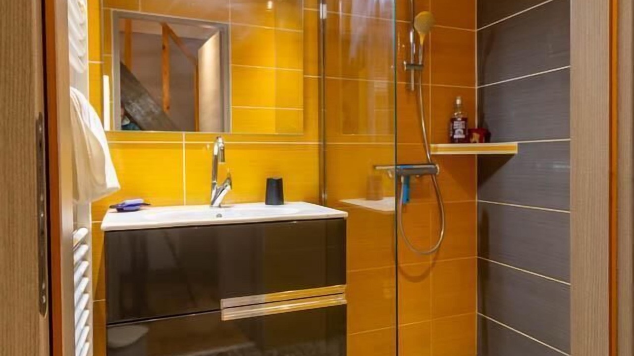 Photo of Bathroom in Ecole