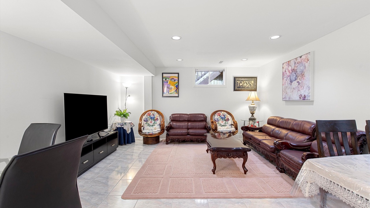 Photo of Livingroom in Richmond Hill