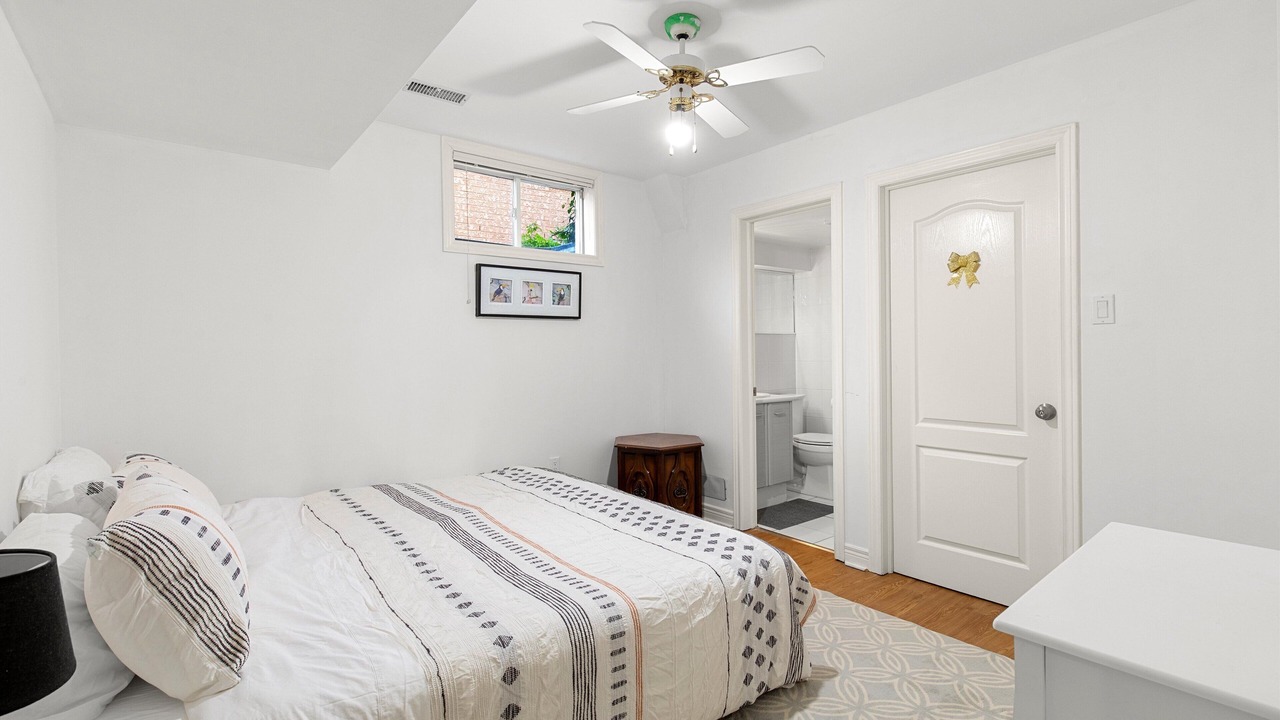 Photo of Bedroom in Richmond Hill
