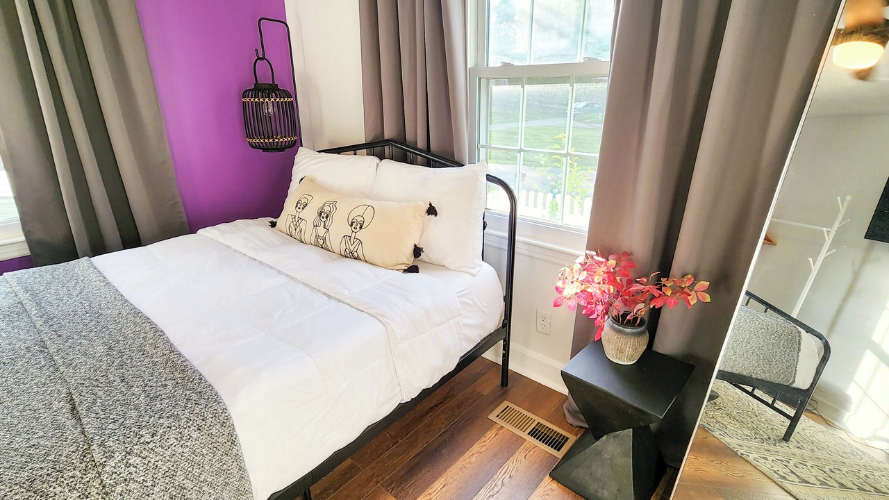Photo of Bedroom in Brownsboro Zorn