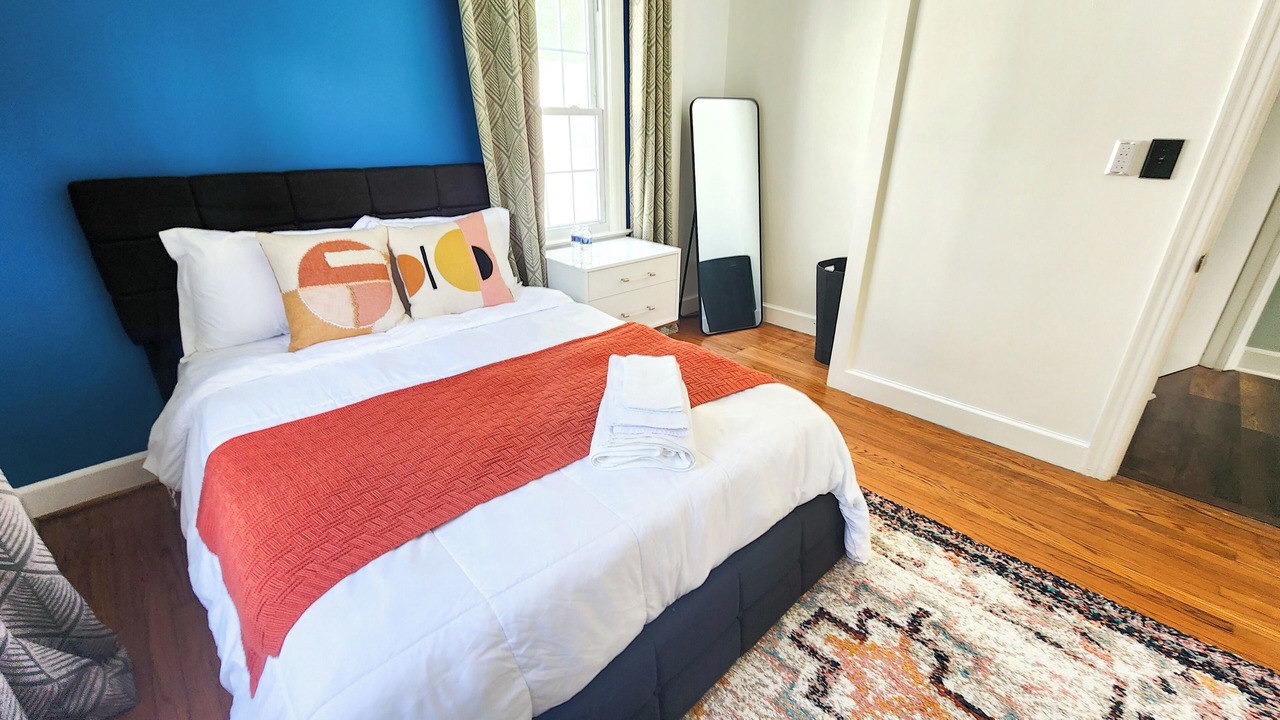 Photo of Bedroom in Brownsboro Zorn
