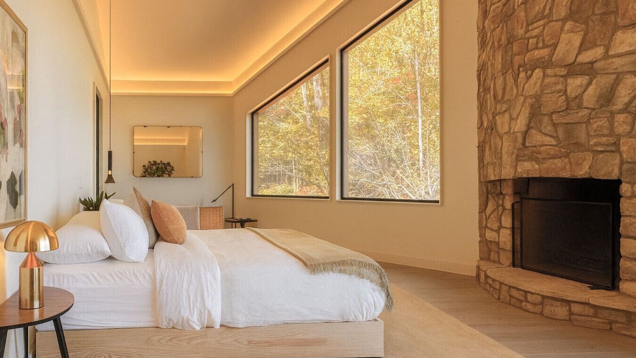 Photo of Bedroom in Hiawassee