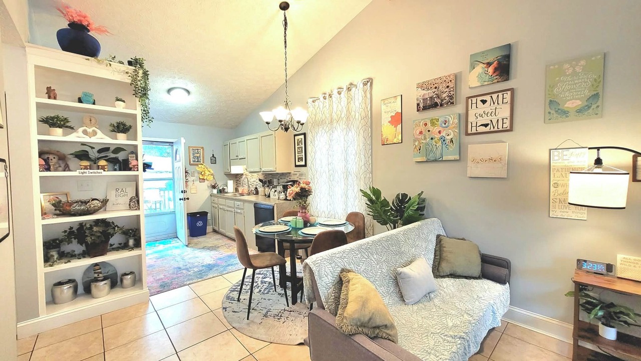 Photo of Livingroom in Northeast Raleigh