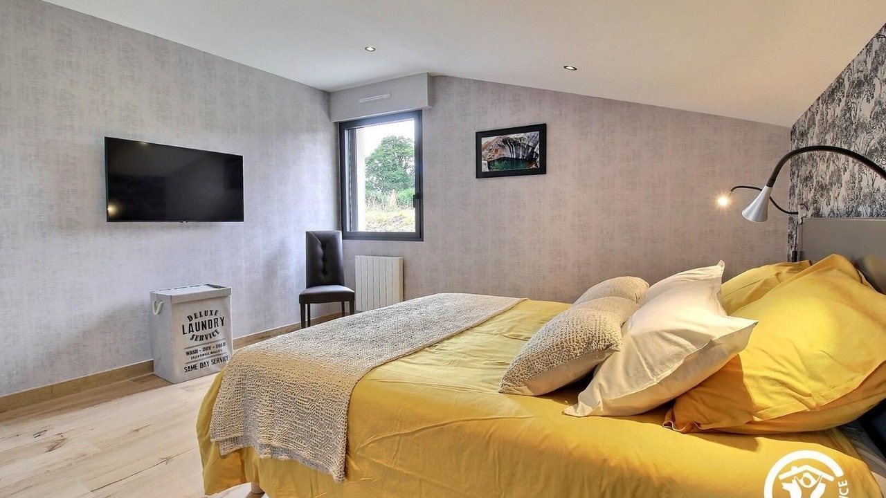 Photo of Bedroom in Saint-Aignan