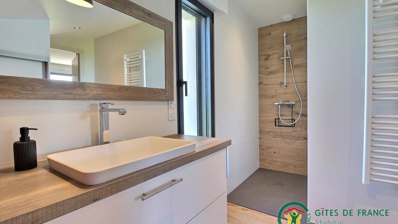 Photo of Bathroom in Saint-Aignan