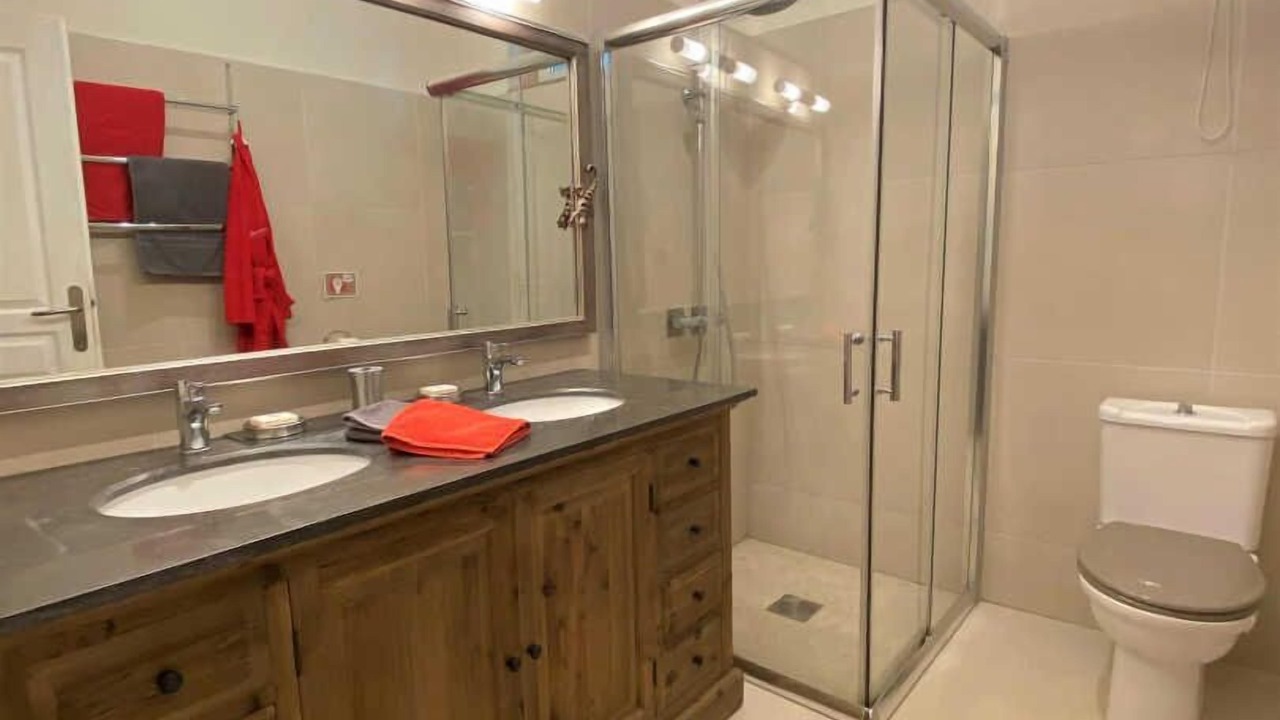 Photo of Bathroom in Castelnaudary