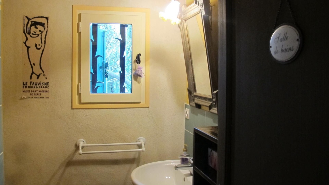 Photo of Bathroom in Tuchan