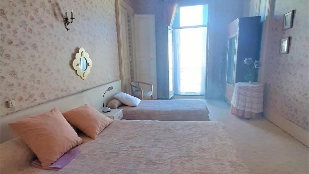 Photo of Bedroom in Montbazin