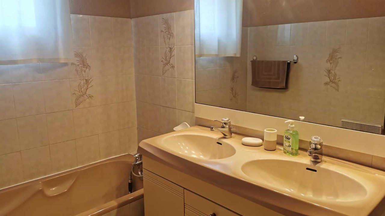 Photo of Bathroom in Cournonterral