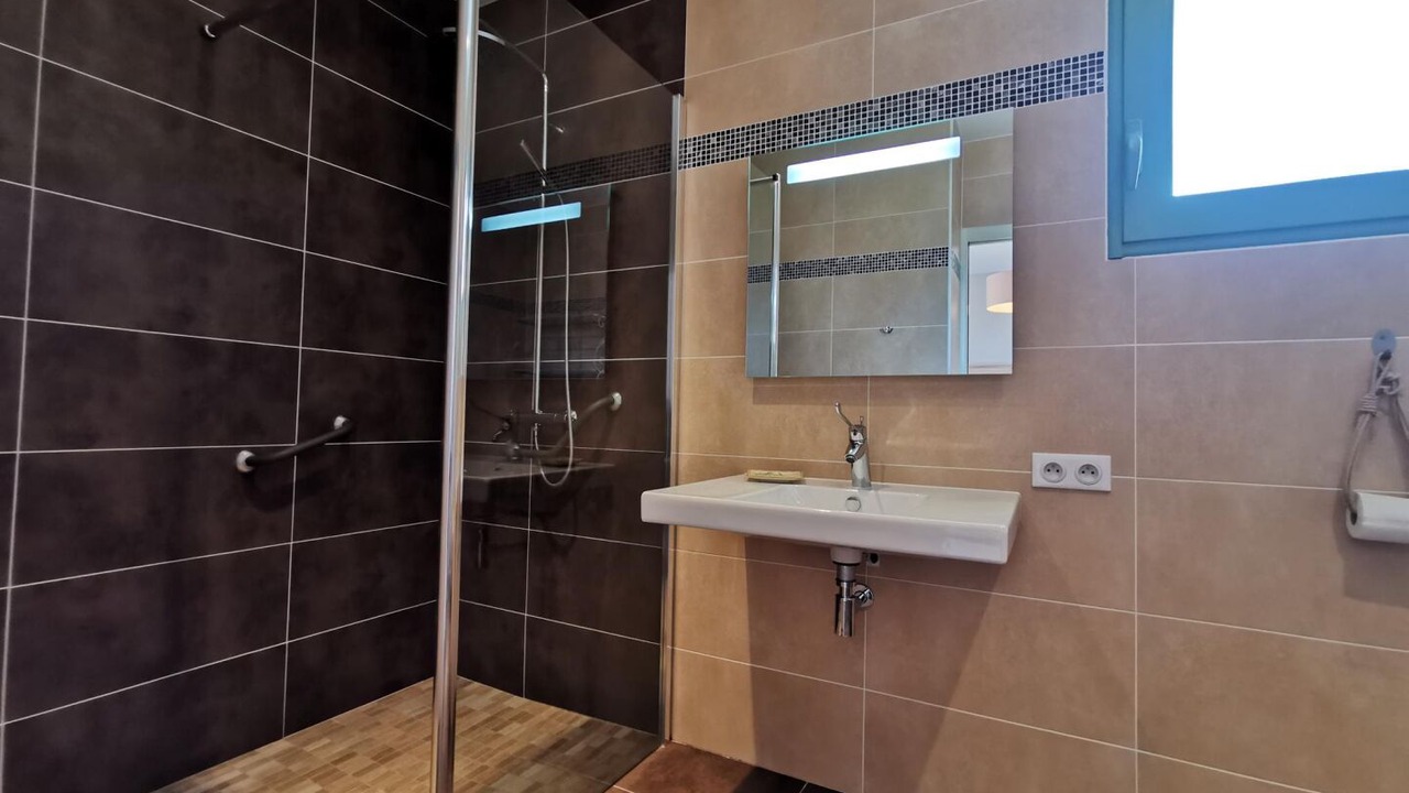 Photo of Bathroom in Gigean