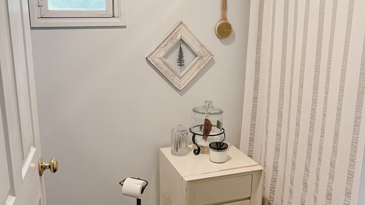 Photo of Bathroom in Appomattox