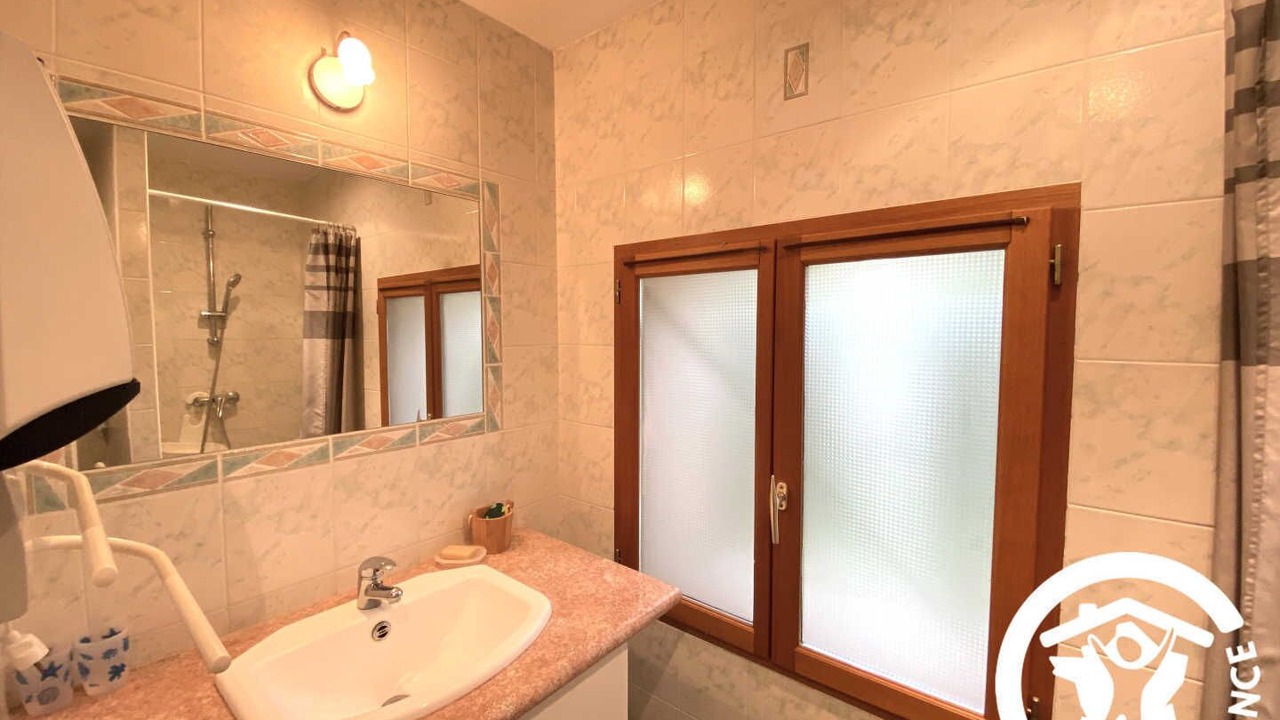 Photo of Bathroom in Gardie