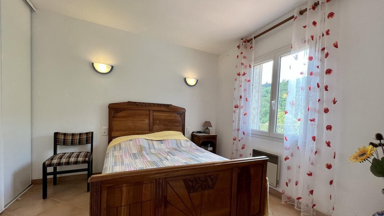 Photo of Bedroom in Maisons
