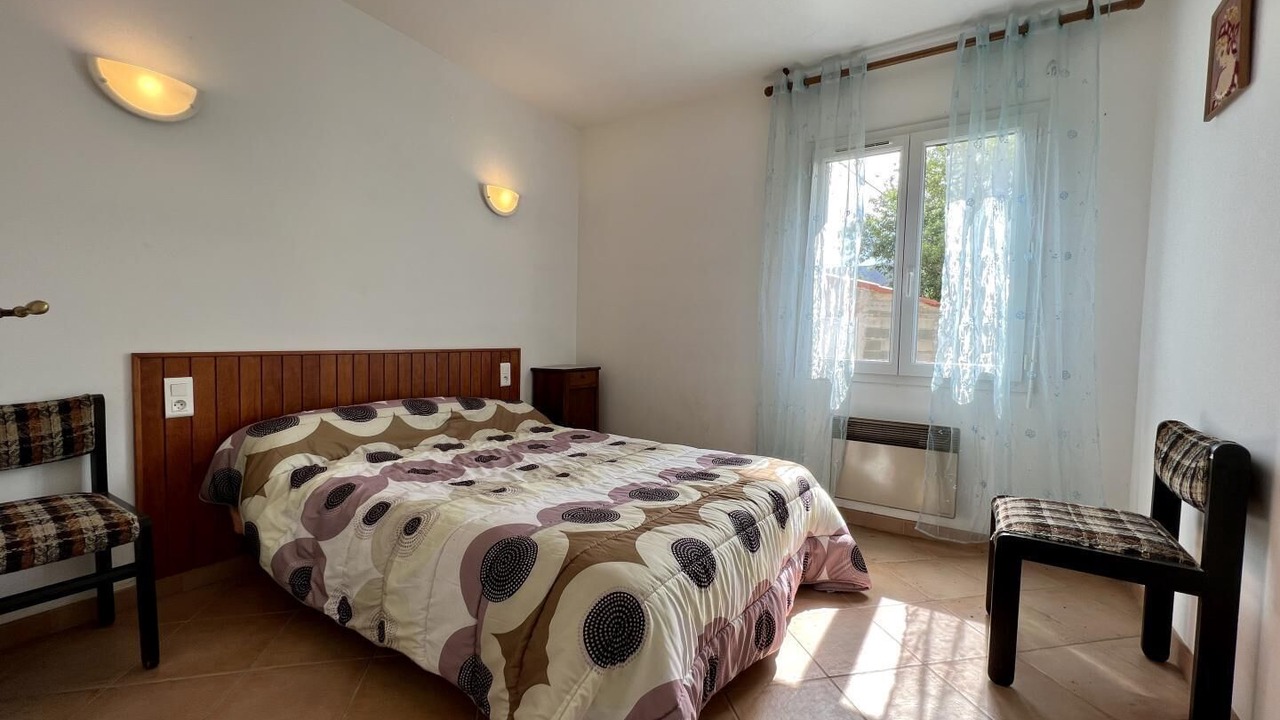 Photo of Bedroom in Maisons