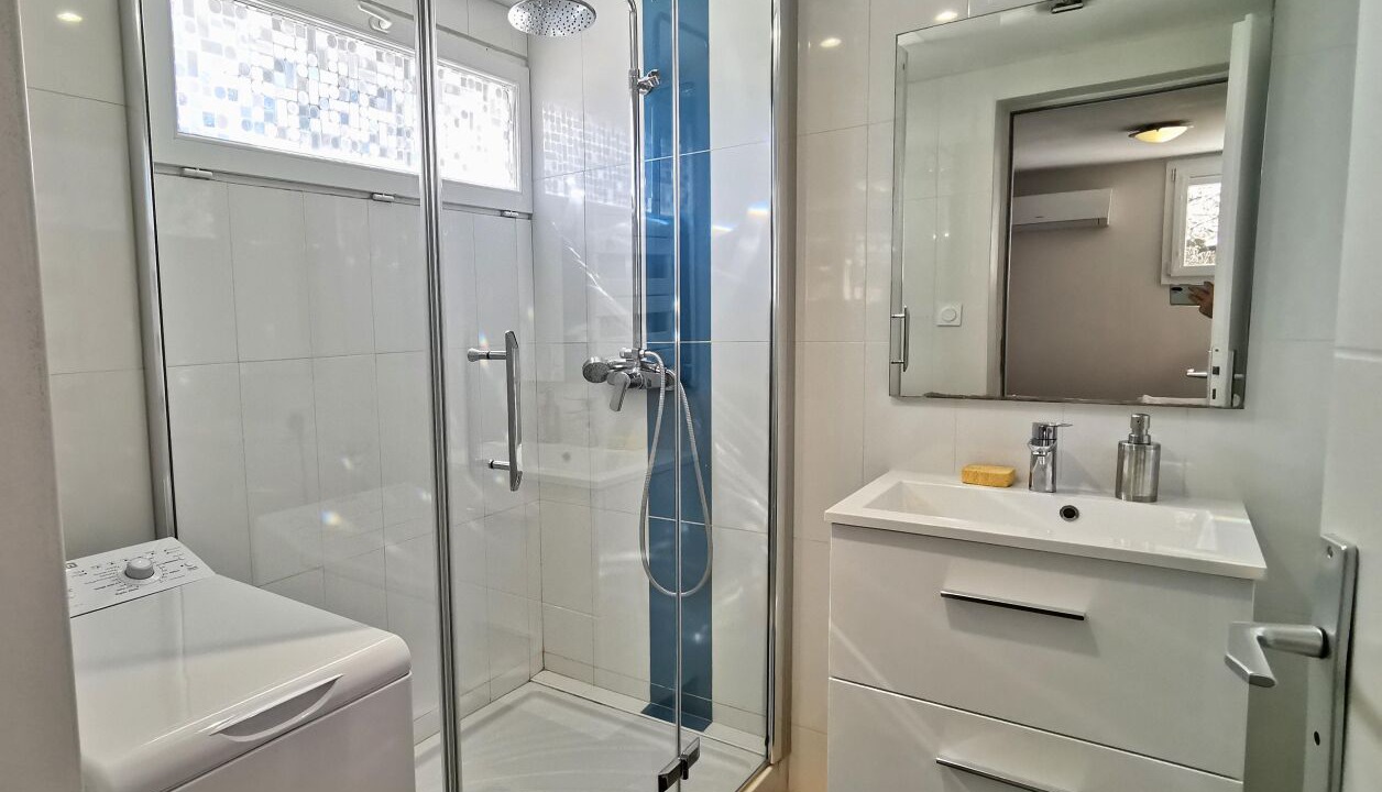 Photo of Bathroom in Cazilhac