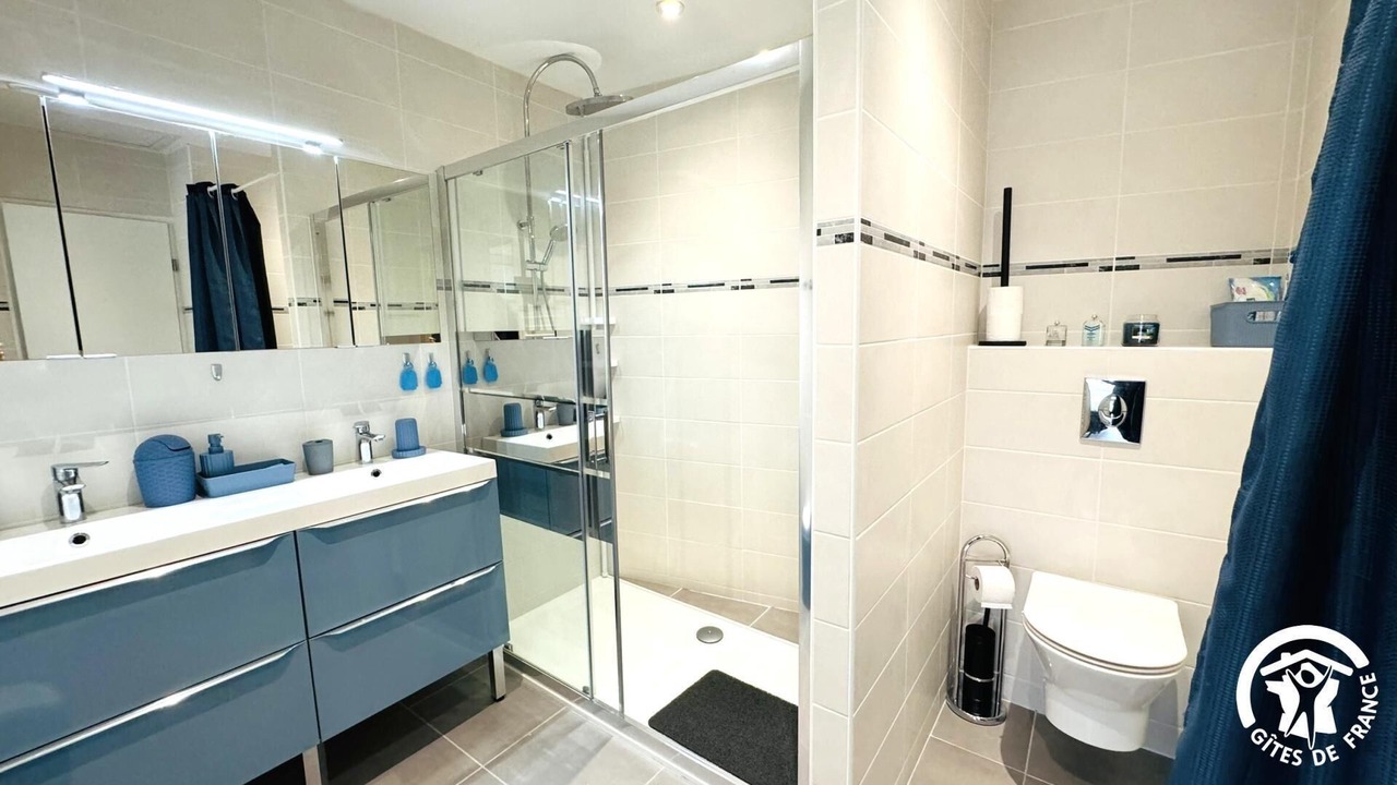 Photo of Bathroom in Caux-et-Sauzens