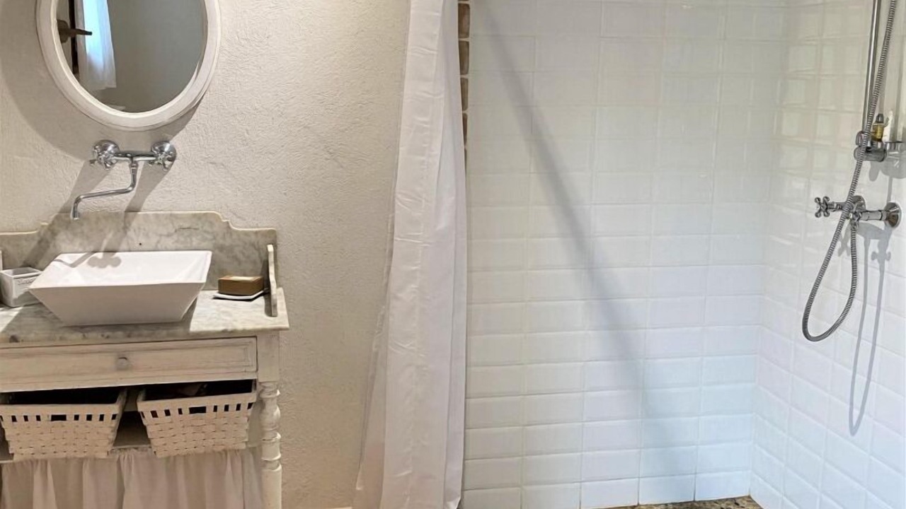 Photo of Bathroom in Argeliers