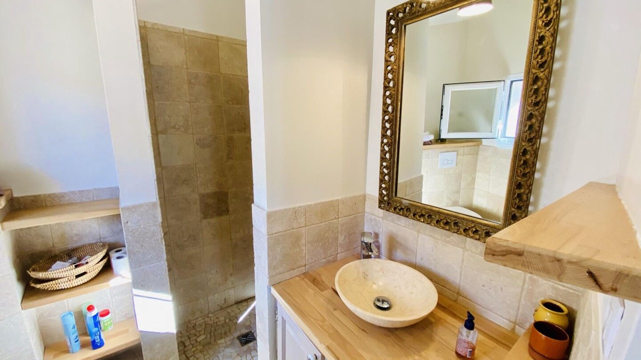 Photo of Bathroom in Caunes-Minervois