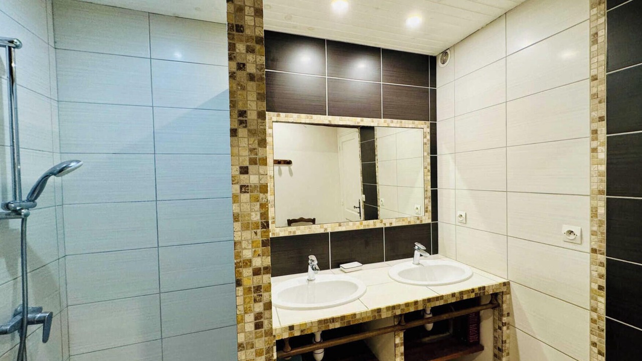 Photo of Bathroom in Saint-Jean-de-Barrou