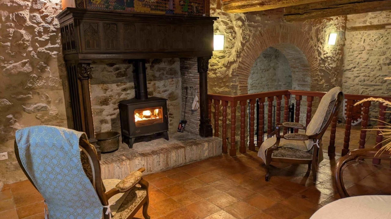 Photo of Others in Issel