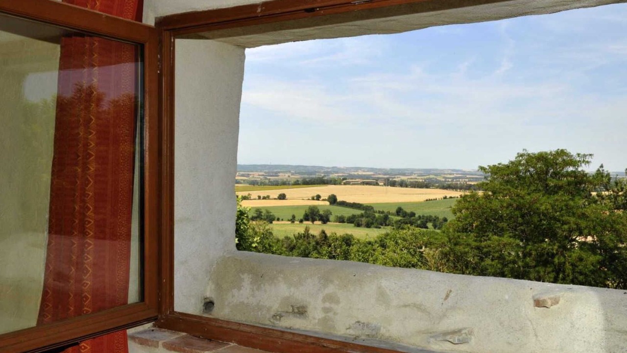 Photo of Others in Issel