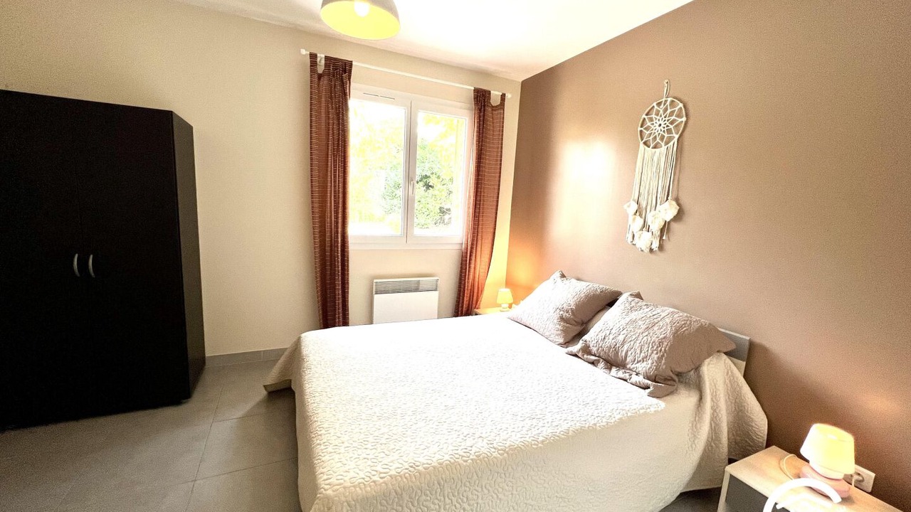 Photo of Bedroom in Plaigne