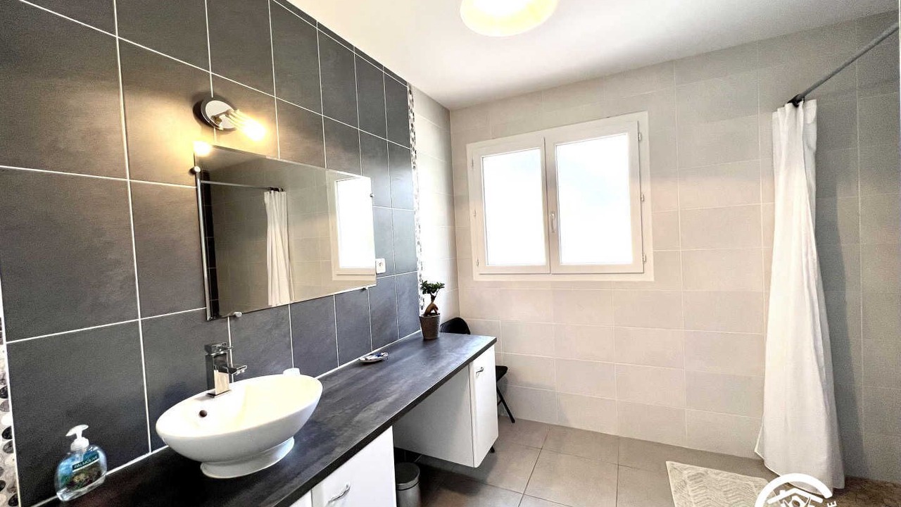 Photo of Bathroom in Plaigne