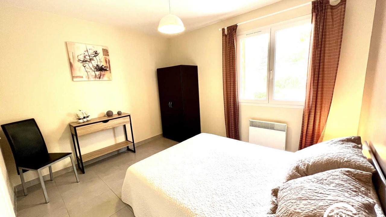 Photo of Bedroom in Plaigne