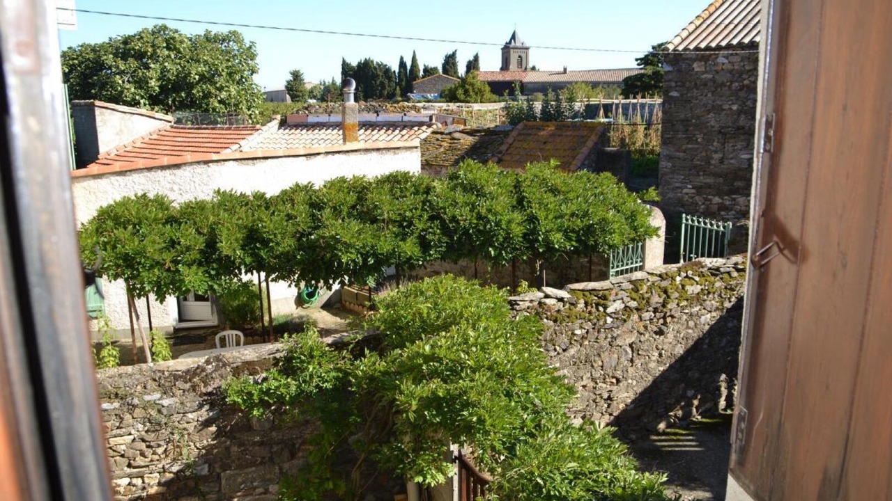 Photo of Others in Limousis