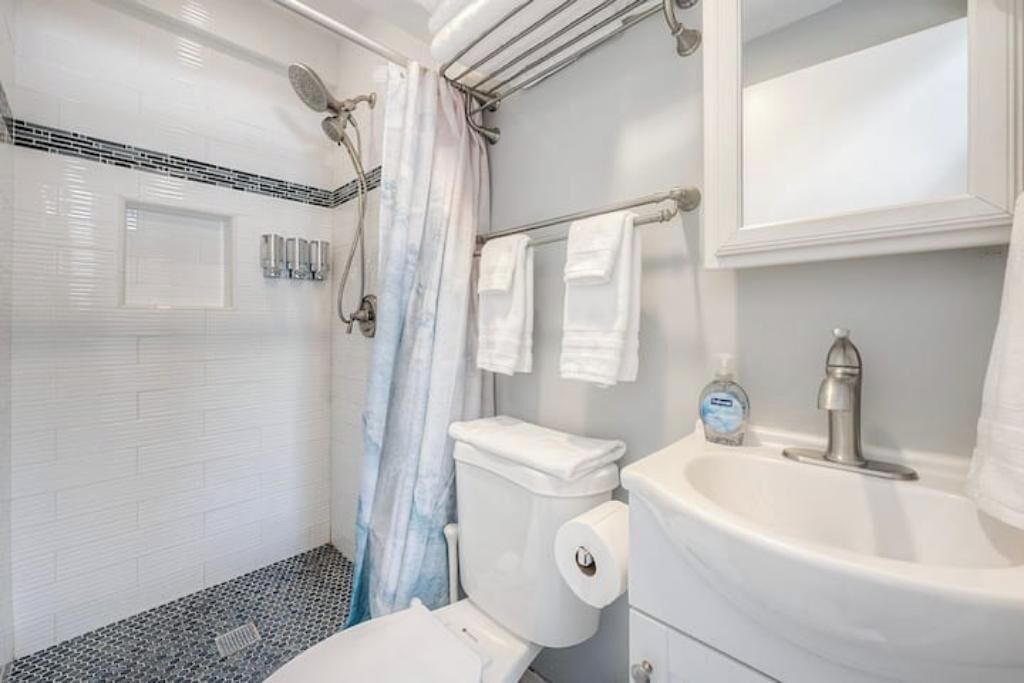 Photo of Bathroom in Central Mission Beach