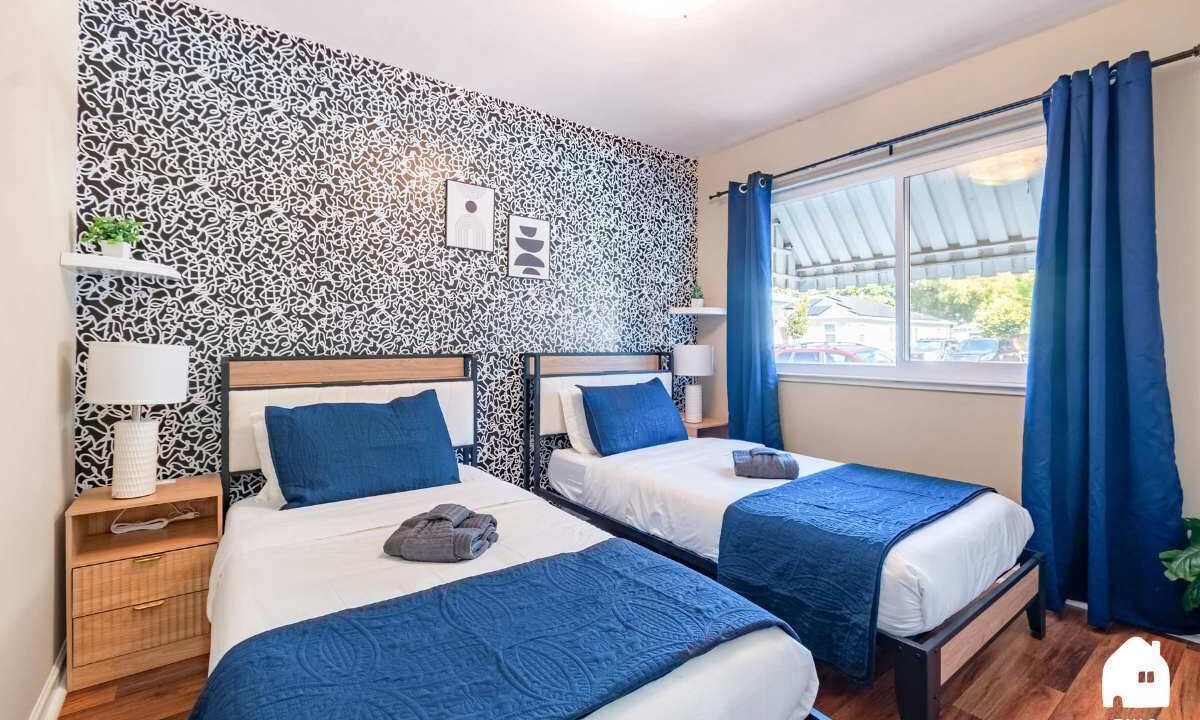 Photo of Bedroom in Poets Corner