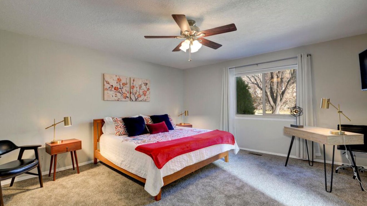 Photo of Bedroom in Glenwood Hills