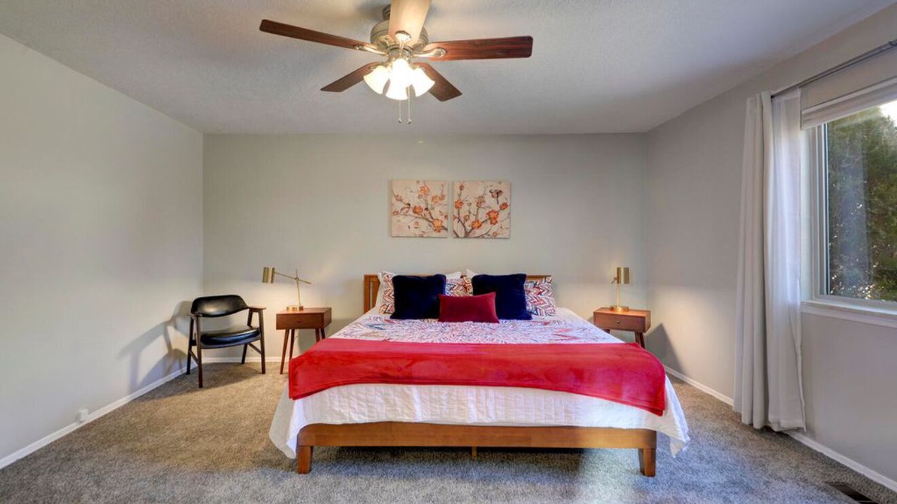 Photo of Bedroom in Glenwood Hills