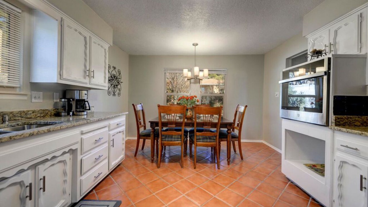 Photo of Kitchen in Glenwood Hills