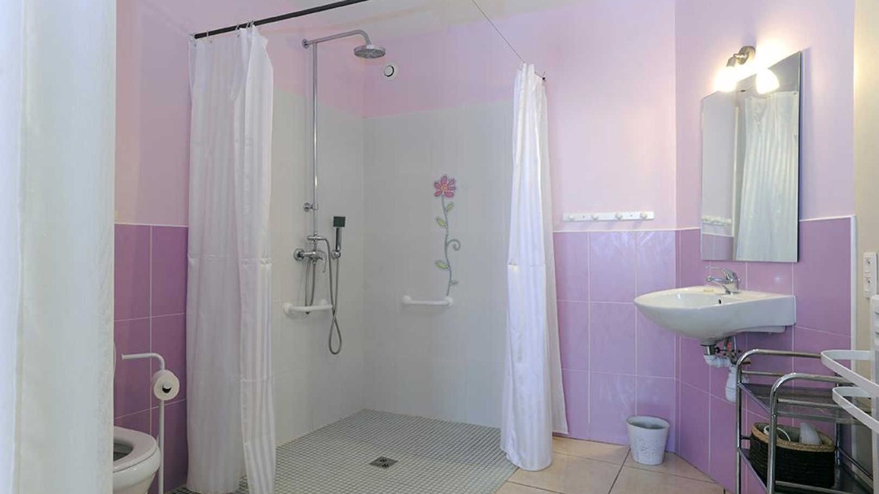 Photo of Bathroom in Montgaillard